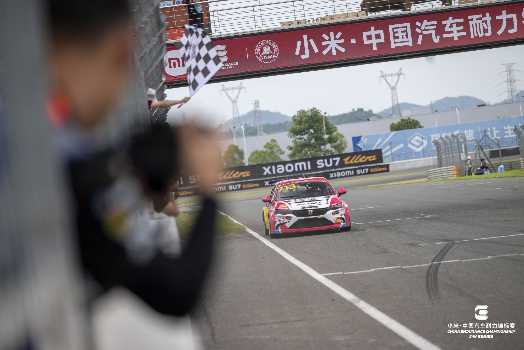 Chequered flag for #713